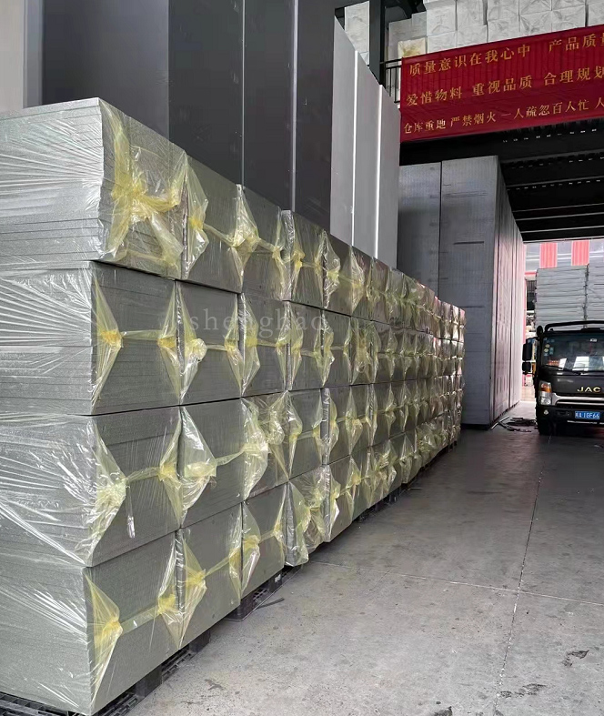 阻燃板備貨15000立方，石墨板備貨8000立方，全部備齊，開始發(fā)貨！